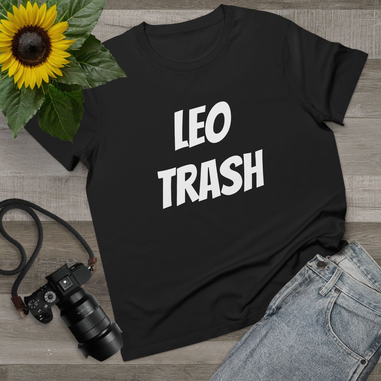 leo trash women’s tee