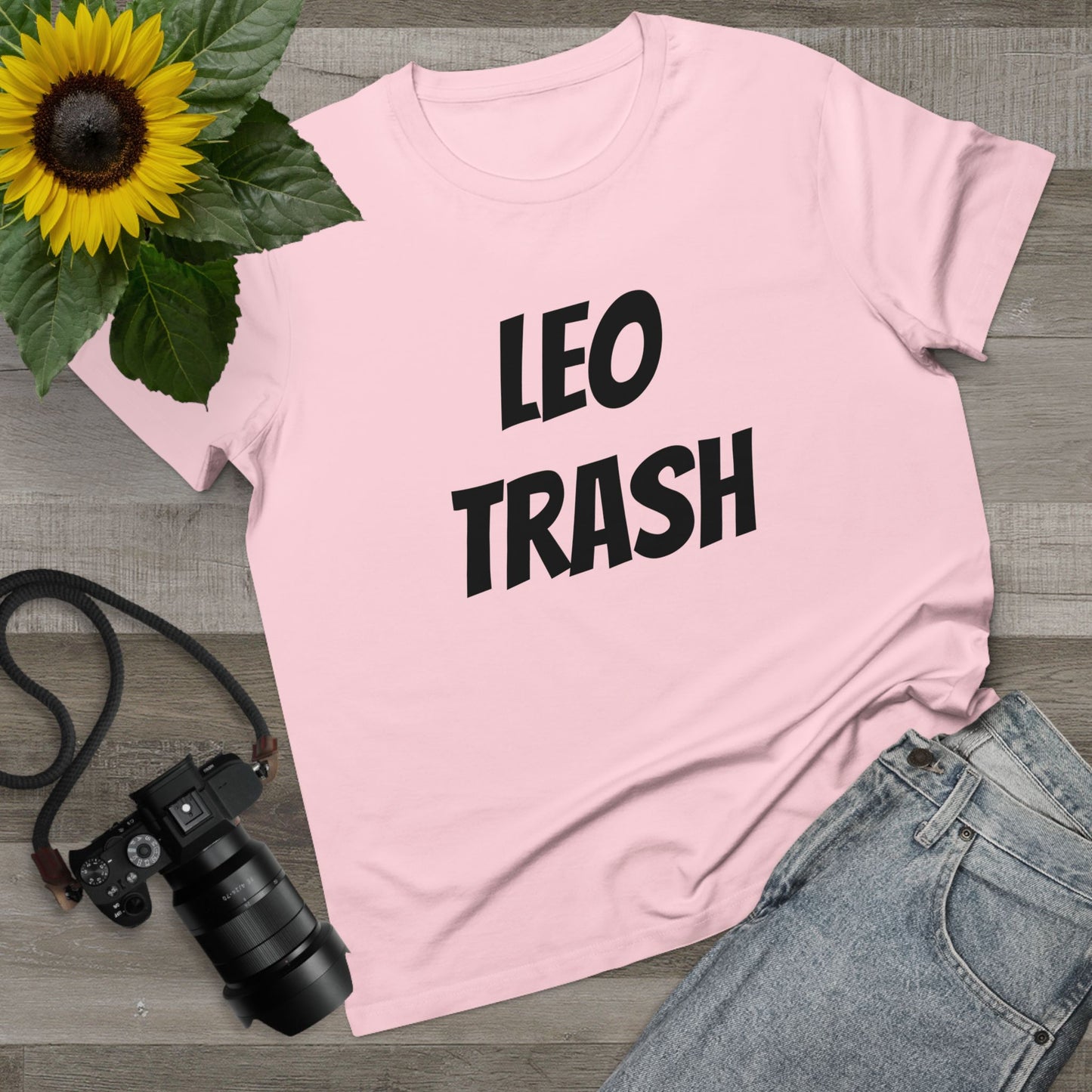 leo trash women’s tee